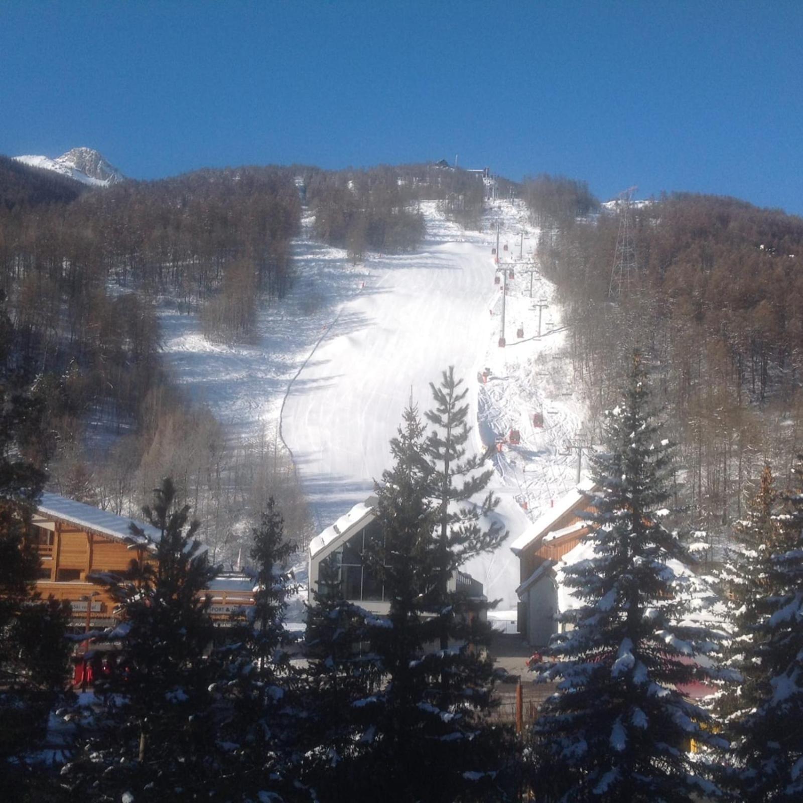 Apt Or Chalet Near The Slopes Saint Chaffrey Exterior photo